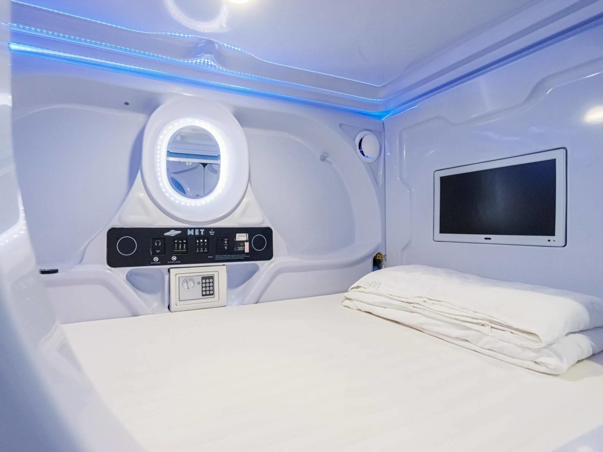 Met A Space Pod @ Boat Quay Singapur Dış mekan fotoğraf