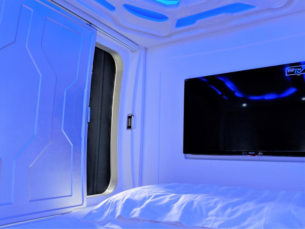 Met A Space Pod @ Boat Quay Singapur Dış mekan fotoğraf